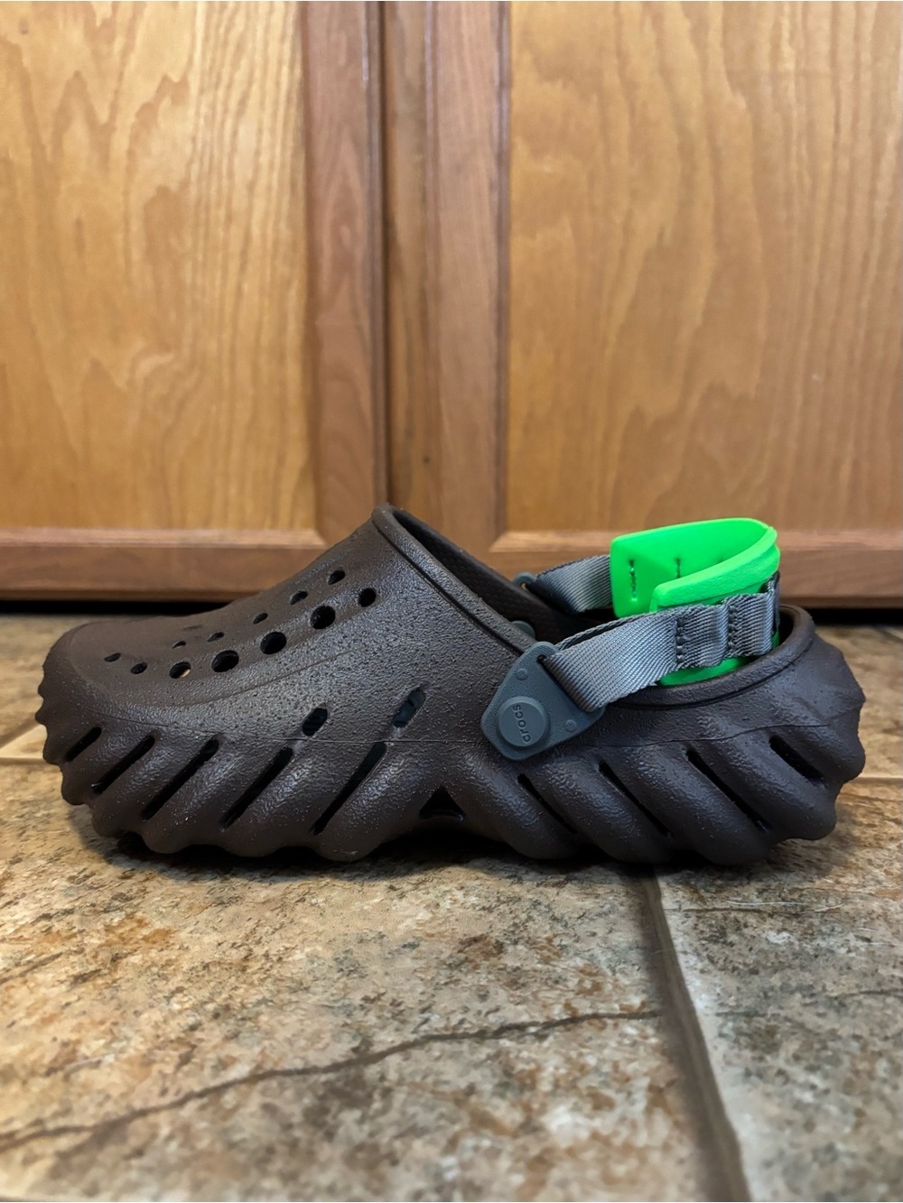 NWT Crocs Echo Sandstorm Clogs sz 5M/7W